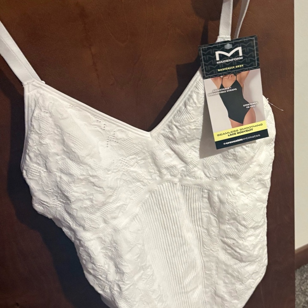 Maidenform White Seamless Lace-Texture Shaping Bodysuit